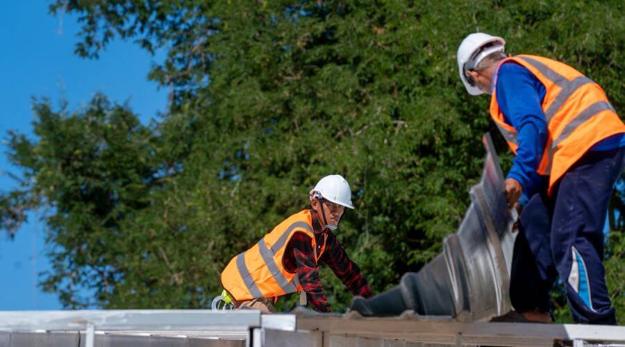 Professional gutter cleaning in Ringwood, OK